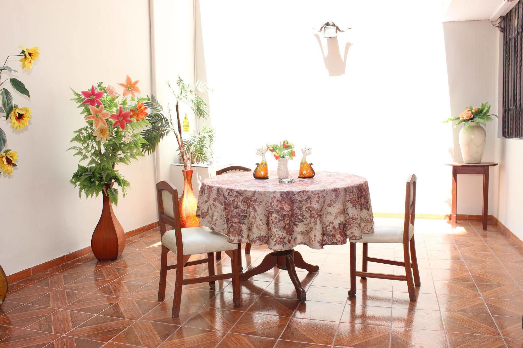 Hostal Las Fresas Lima Airport Callao ภายนอก รูปภาพ