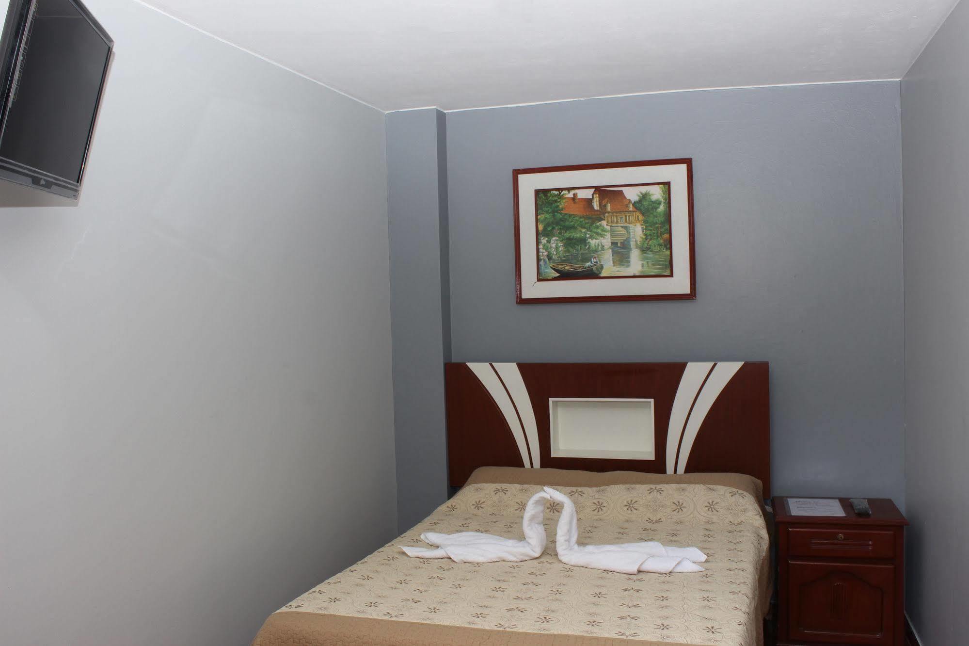 Hostal Las Fresas Lima Airport Callao ภายนอก รูปภาพ