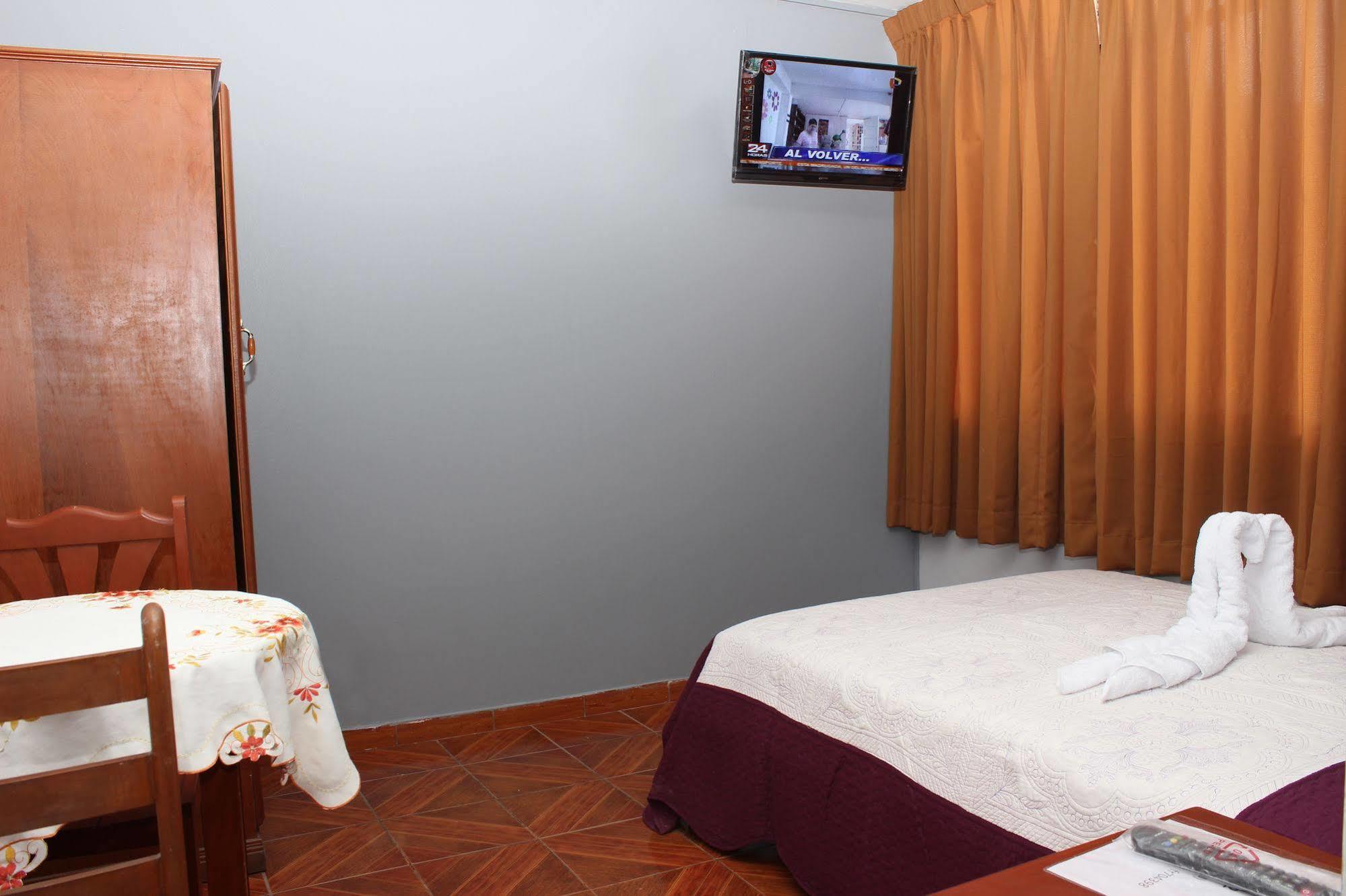 Hostal Las Fresas Lima Airport Callao ภายนอก รูปภาพ