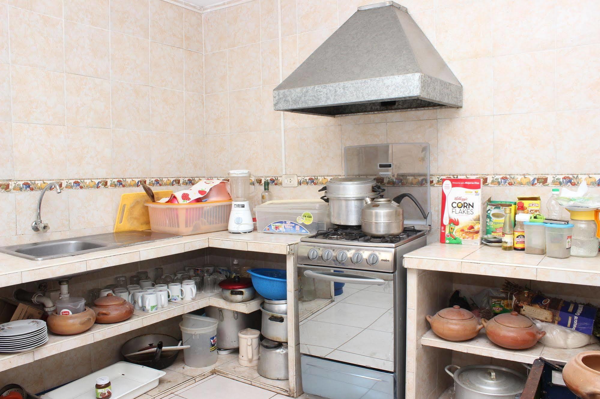 Hostal Las Fresas Lima Airport Callao ภายนอก รูปภาพ