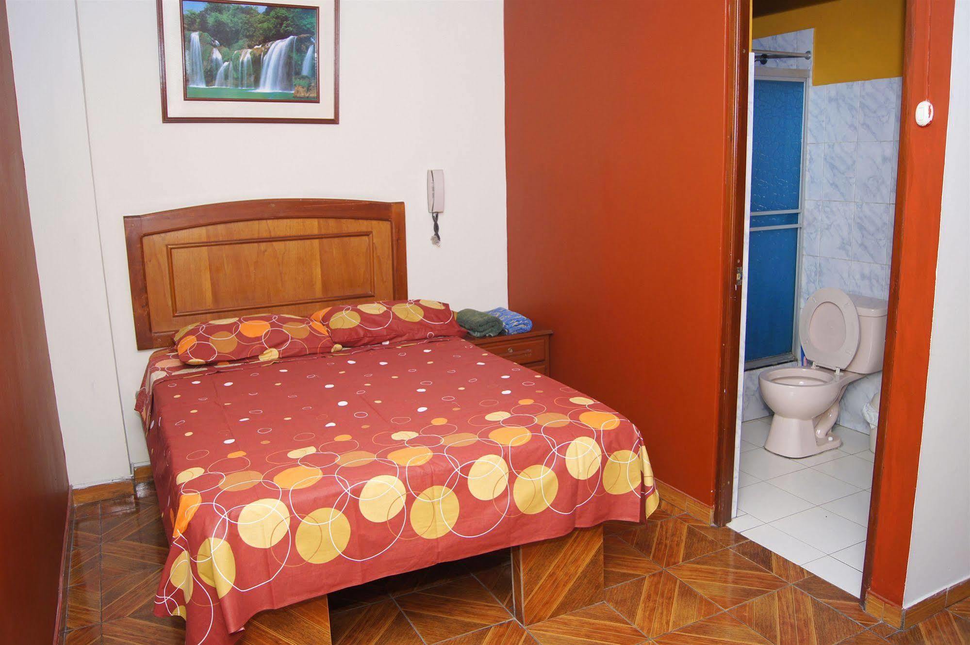 Hostal Las Fresas Lima Airport Callao ภายนอก รูปภาพ