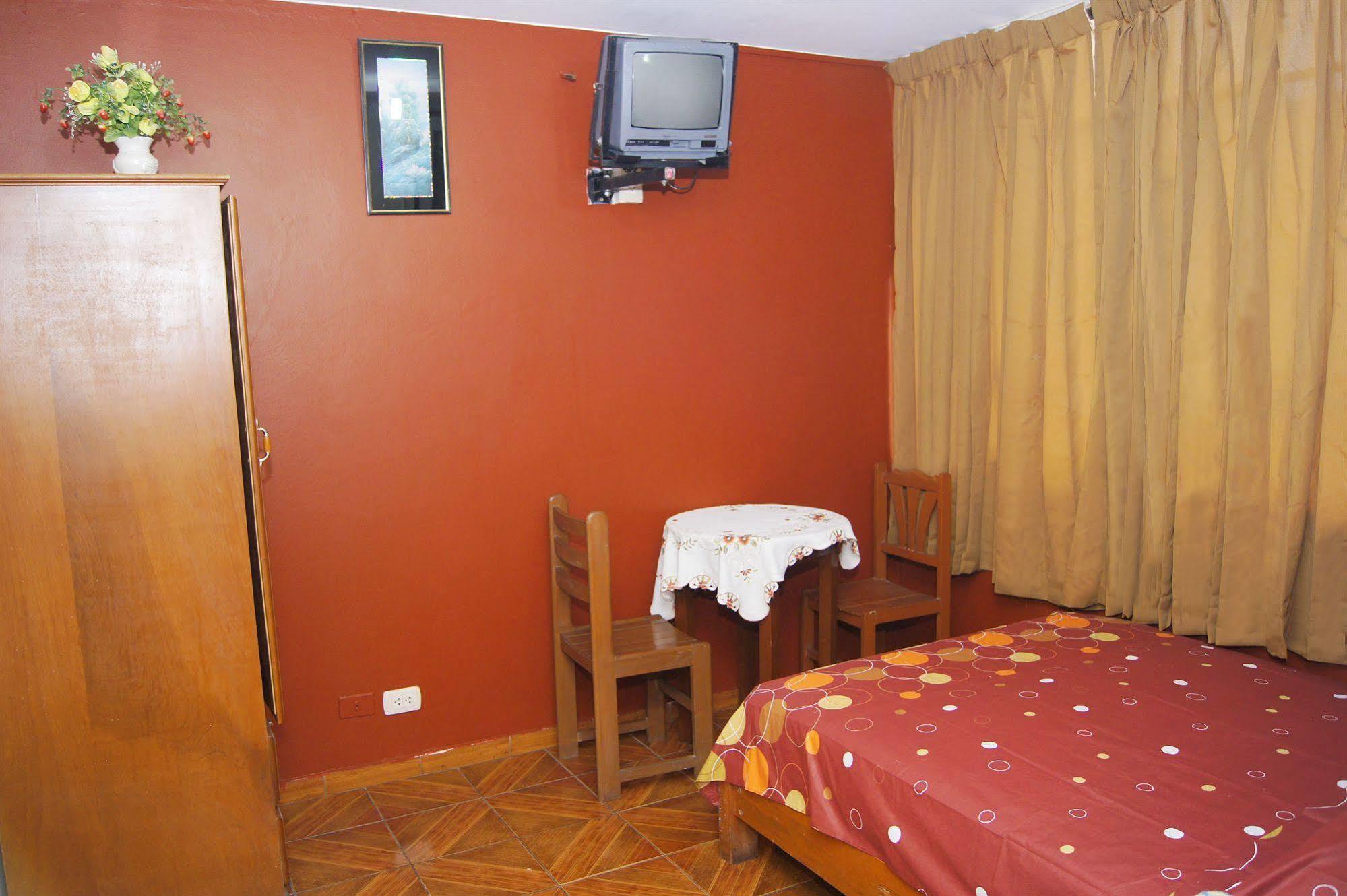 Hostal Las Fresas Lima Airport Callao ภายนอก รูปภาพ